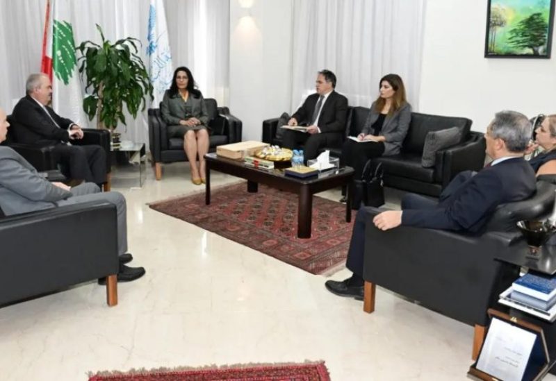 وزير المالية ياسين جابر وفداً من "البنك الدولي"