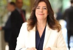 وزيرة الشباب والرياضة الدكتورة نورا بايراقداريان