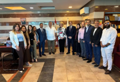 وزيرة التربية والتعليم العالي الدكتورة ريما كرامي مع رئيس الجمعية اللبنانية للدراسات والتدريب الدكتور رامي اللقيس، في حضور مدير التعليم الأساسي جورج داوود، ومدير التعليم الثانوي خالد فايد، وفريق عمل الجمعية والوزارة.