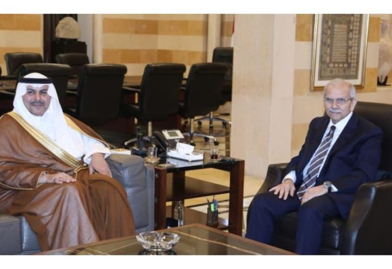 سلام يستقبل السفير السعودي ويبحث تطورات الجنوب والتعاون بين البلدين