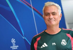 جوزيه مورينيو مدرب ريال مدريد قبل المؤتمر الصحفي لمباراة إنتر ببطولة دوري أبطال أوروبا بإسبانيا. رويترز