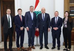 الرئيس جوزاف عون يستقبل عضوي الكونغرس الأميركي دارين لحود وجوش غوتهايمر وأعضاء الوفد المرافق