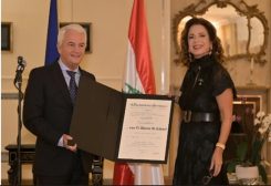 السفير الإيطالي فابريزيو مارسيللي، ووزيرة السياحة لورا لحود