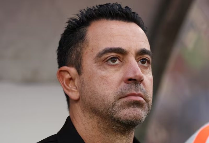 تشابي هرنانديز مدرب هولندا قبل مباراة هولندا وصربيا في بلجرادز رويترز