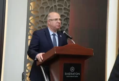 وزير العمل محمد حيدر من القاهرة