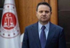 وزير العدل التركي أكين غورلك
